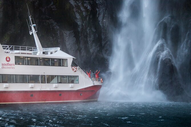 Milford Sound Flight and Cruise ex Queenstown (incl Lunch) - The value of $518.74 per person
