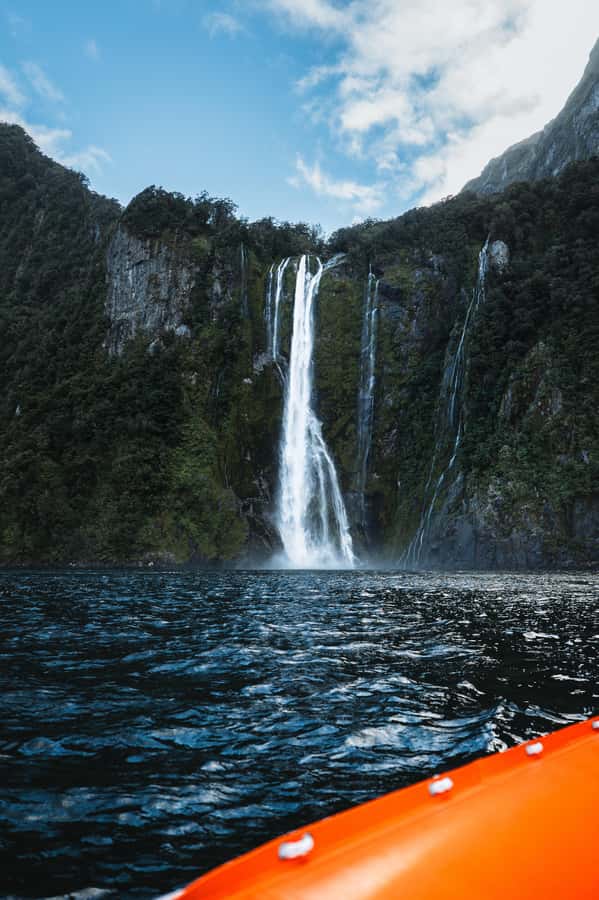 Milford Sound: Nature Cruise on a Modern Catamaran - Why the skipper’s commentary matters