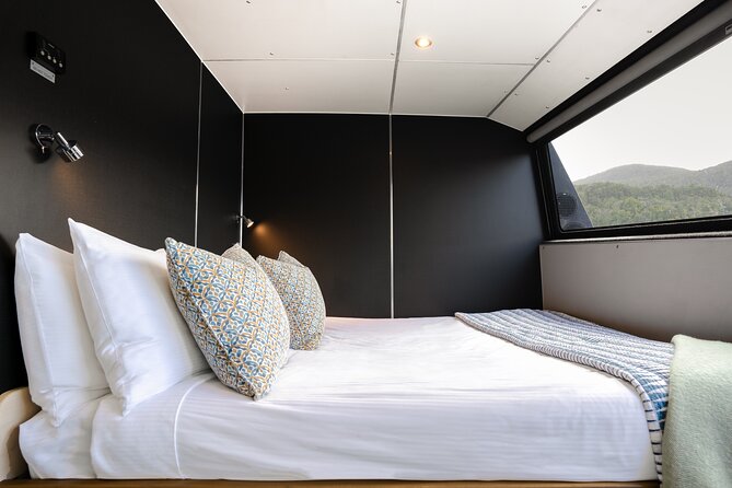 Milford Sound Overnight Cruise Fiordland Jewel - Breakfast and the final morning on the water
