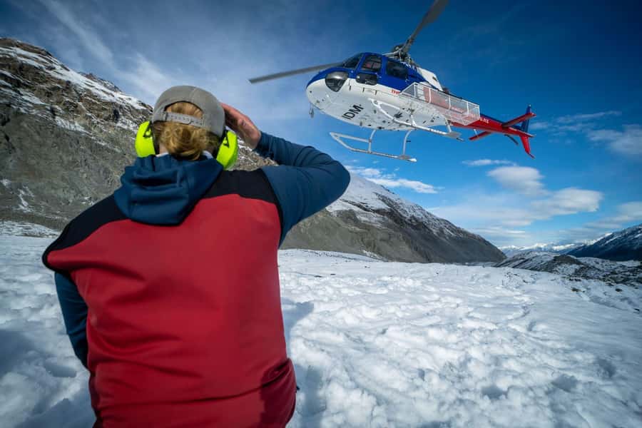 Mount Cook: 3 Hour Heli Hike to the Tasman Glacier - The return flight and Hochstetter Icefall