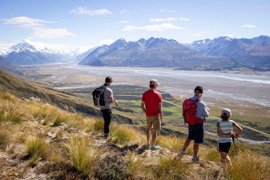 Mount Cook: Glentanner High Country Heli Hike - The 7km walk through high country history