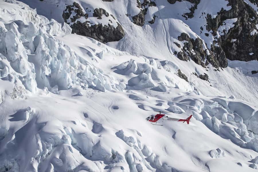 Mount Cook: Helicopter Flight with Alpine Landing - The Liebig mountain range from the air