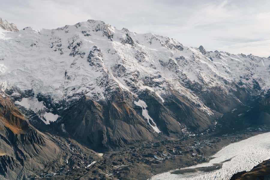Mount Cook: Helicopter Flight with Alpine Landing - The first lift over the lower Tasman Glacier