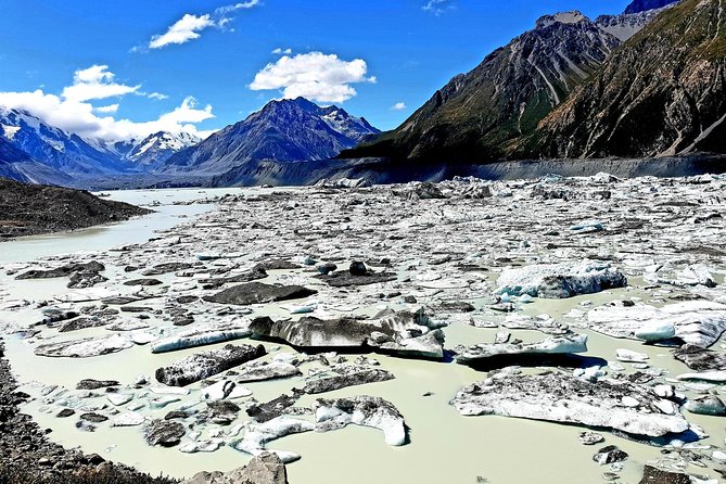 Mount Cook, Lake Tekapo and Tasman Glacier Tour from Christchurch - The early start from Christchurch