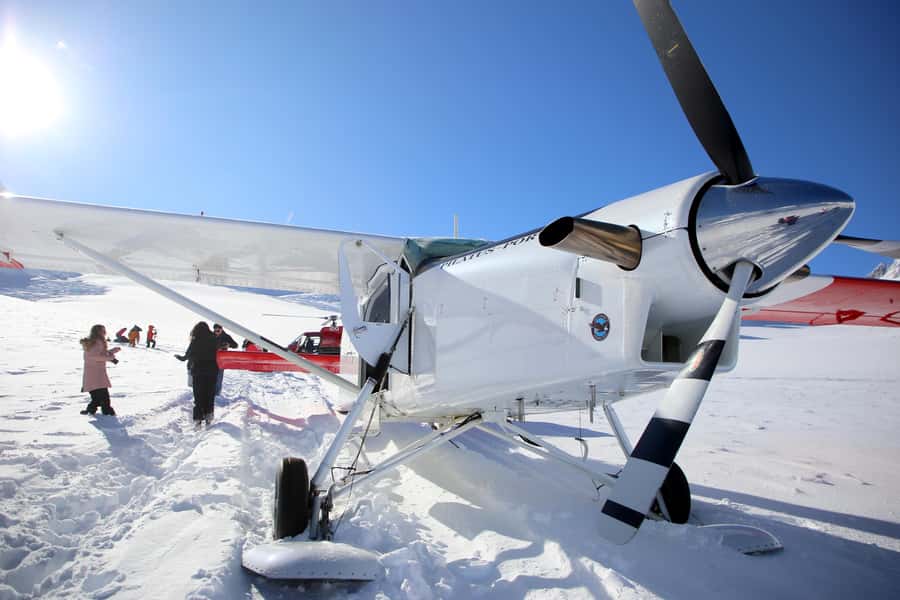 Mount Cook: Ski Plane and Helicopter Glacier Combo Flight - The Tasman Glacier landing