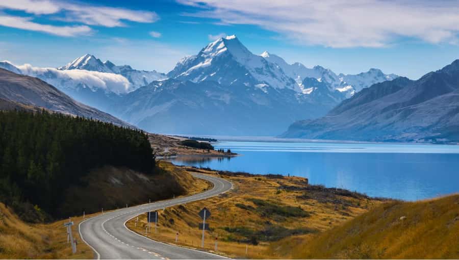 Mt. Cook Day-Tour: Christchurch to Queenstown - Lake Tekapo and the Church of the Good Shepherd