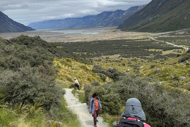 Mt. Cook Private Day Trip From Christchurch Via Lake Tekapo - A short Hooker Valley stop with a big-name view