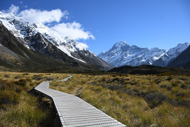 Mt Cook & Tekapo Day Tour from Christchurch (lunch included) - Lake Pukaki points toward Mount Cook