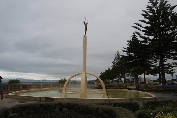 Napier and Hawkes Bay Scenic and Art Deco Tour by VW Kombi - Honey tastings at Arataki Honey Centre