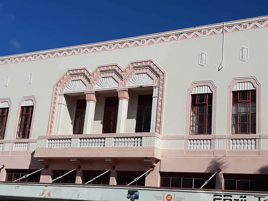 Napier: Art-Deco + Te Mata Peak+ Garden Walk + Wine Tasting - Why this three-and-a-half-hour tour works