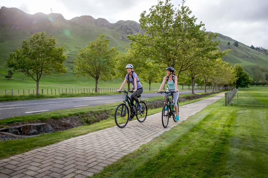 Napier: Cape Coast Winery Tour on Pedal or E-Bikes - The first 4 kilometers along the coast