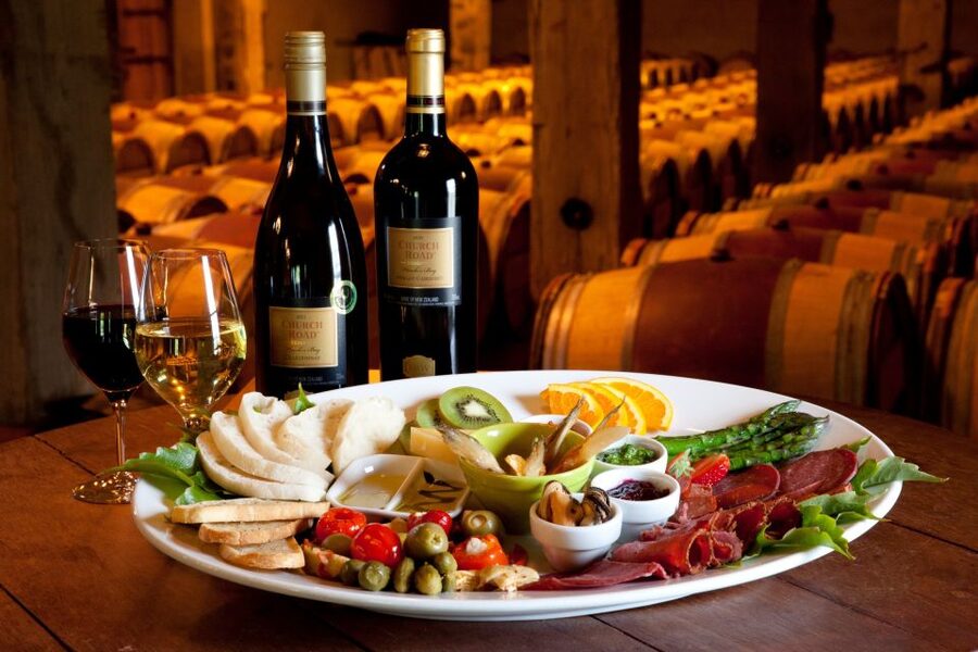 Napier: Winery + Gin Tasting Tour with Lunch Thu Fri Sat - The guide can shape the whole day
