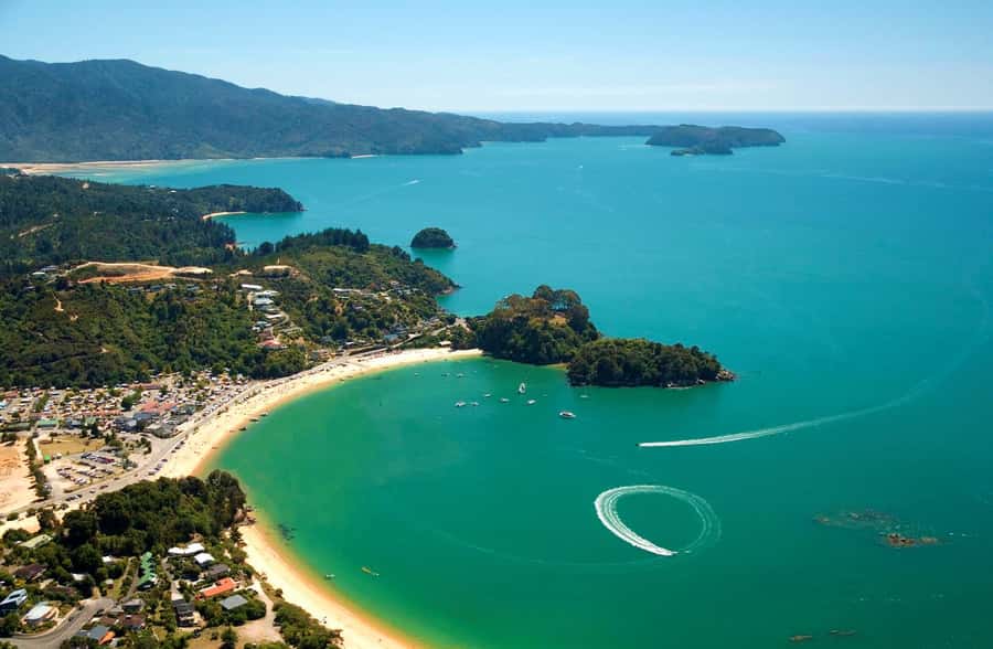 Nelson: Abel Tasman Cruise-Fly Day Tour - Fifty minutes on Tōtaranui Beach