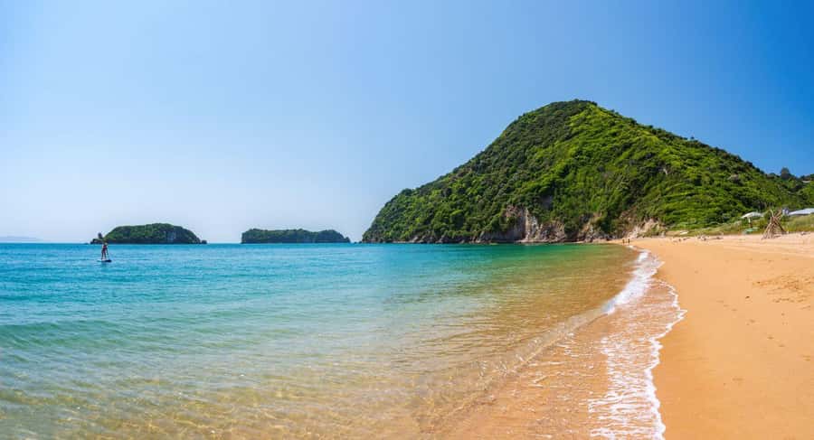 Nelson: Golden Bay in a Day Tour - Takaka lunch and the small comforts that matter
