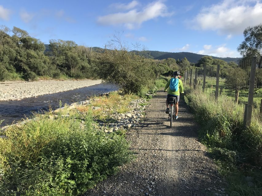 Nelson: Self-Guided Tunnel to Town Cycling Tour via Mapua - Starting in Nelson and reaching Spooner’s Tunnel