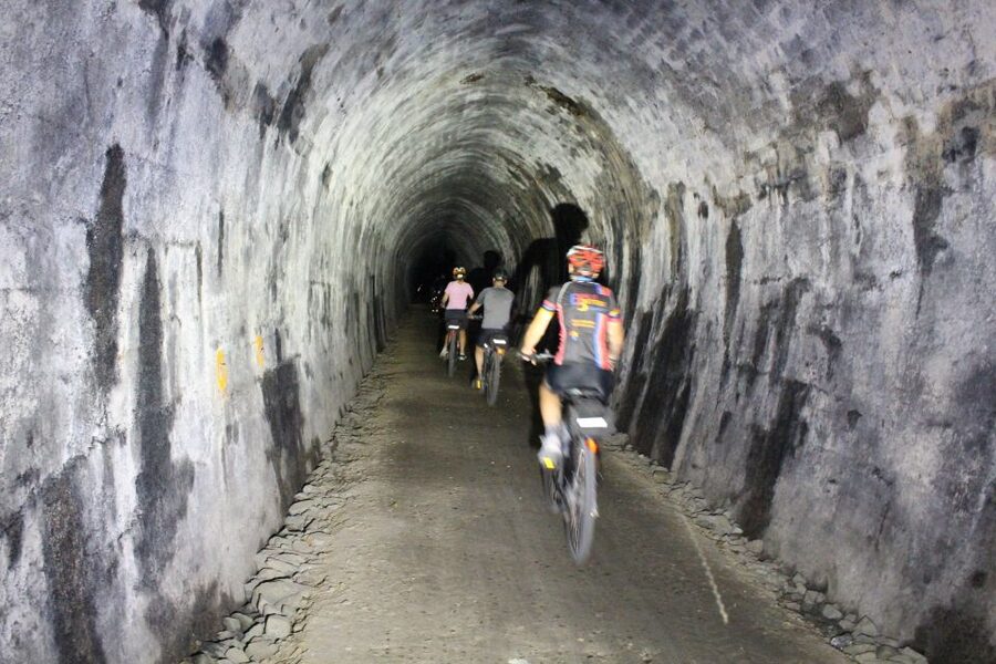 Nelson: Self-Guided Tunnel to Town Cycling Tour via Mapua - The Waimea Estuary is the scenic heart of the ride