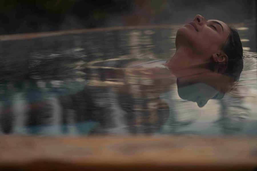 Ōpuke Thermal Pools: Adults-Only Entry with Swim Up Bar - What the two-hour pool session feels like