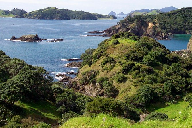 Phantom Sailing Bay of Islands - Leaving Russell at 10:00 am