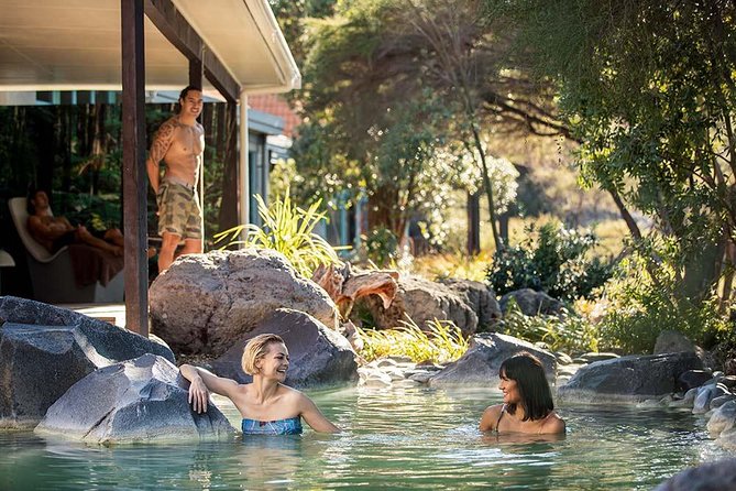 Polynesian Spa Rotorua: Deluxe Lake Spa Hot Spring Bathing - Heated recliners and the indoor lounge