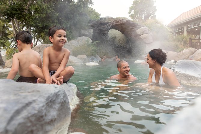 Polynesian Spa Rotorua: Deluxe Lake Spa Hot Spring Bathing - The lake view is the main event