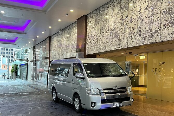 Premium Private Auckland Airport Transfer – Door to Door - The 90-minute rule and delayed flights