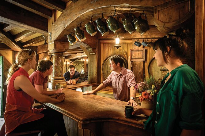 Private 3 Days Tour From Auckland: Hobbiton, Hamilton, Rotorua & Waitomo Caves - Why this three-day route works