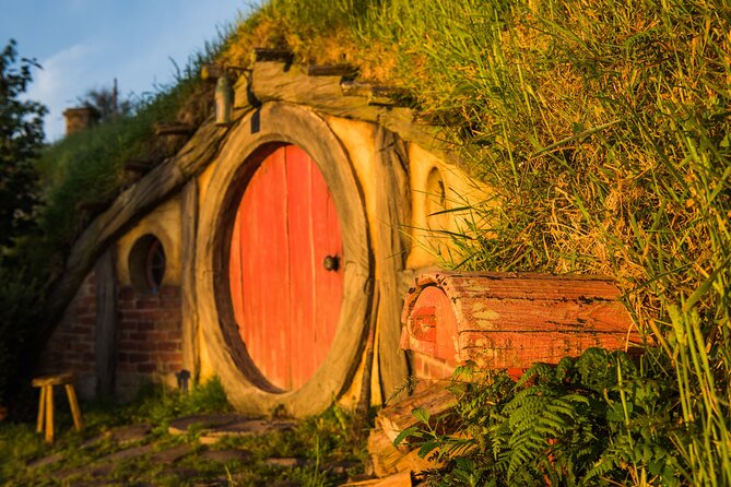 Private 3 Days Tour From Auckland: Hobbiton, Hamilton, Rotorua & Waitomo Caves - Day two: Rotorua’s geothermal heart