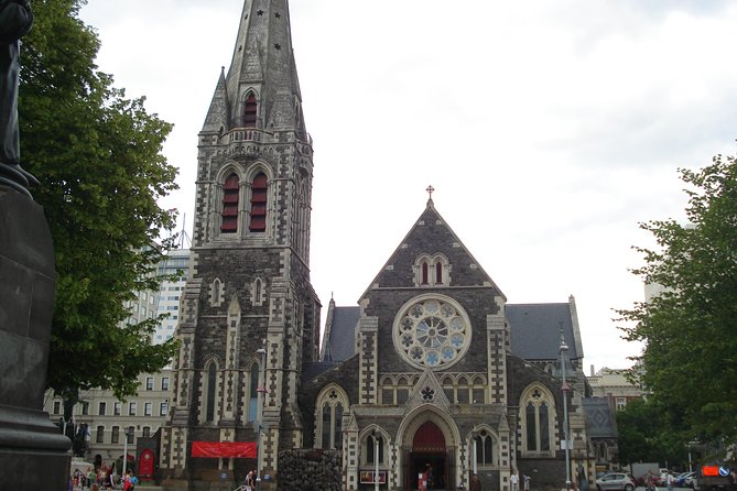 Private Christchurch & Lyttelton Scenic Day Tour - Botanic Gardens and the old university precinct