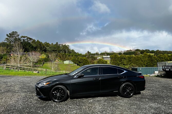 Private Luxury Airport Transfers in Auckland – Sedans & Vans - WiFi, water, and a quiet start