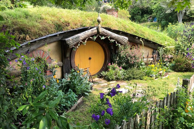 Private Luxury Tour to Hobbiton Movie Set & Waitimo Glowworm Cave - Booking, weather, and cancellation advice