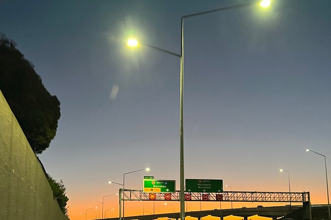 Private Mini Van Transfer From Auckland Airport to Auckland City - Important timing and cancellation details