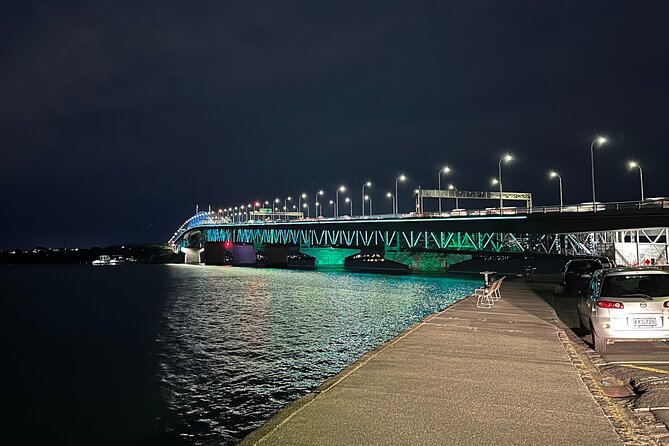 Private Night Tour of Auckland, Sky Tower Bar, Bridge & Museum - SkyBar brings the evening to 182 meters