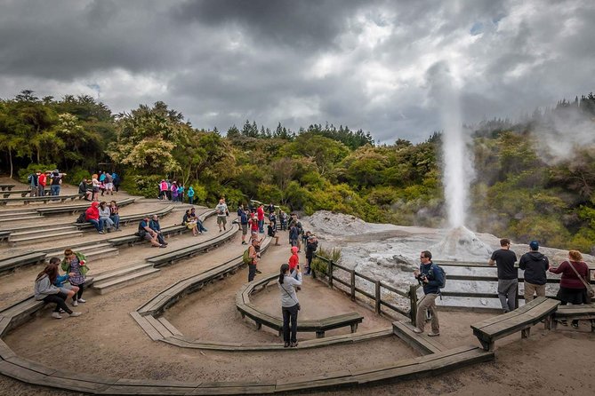 Private Tour [2 Days]: Auckland to Waitomo Caves, Rotorua, Te Puia & Wai-O-Tapu - Rotorua’s gardens and geothermal city sights