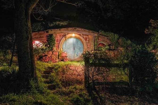Private tour - Hobbiton Movie Set Evening Banquet Return from Auckland - The Green Dragon Inn and the Hobbit feast