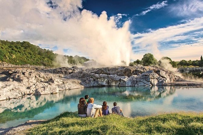 Private Tour - Hobbiton Movie Set & Te Puia (Rotorua) - Te Puia brings geothermal New Zealand into view