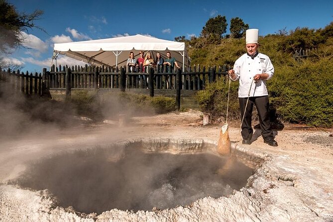 Private Tour to Rotorua’s Natural wonders and Māori Arts & craft. - A brief look at Lake Rotorua