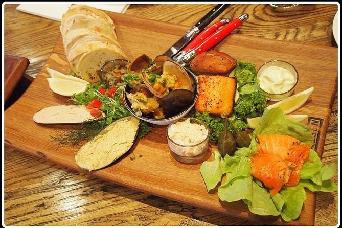 Private Wine Gourmet and Scenic Delights Tour from Picton - The Marlborough Sounds viewpoint