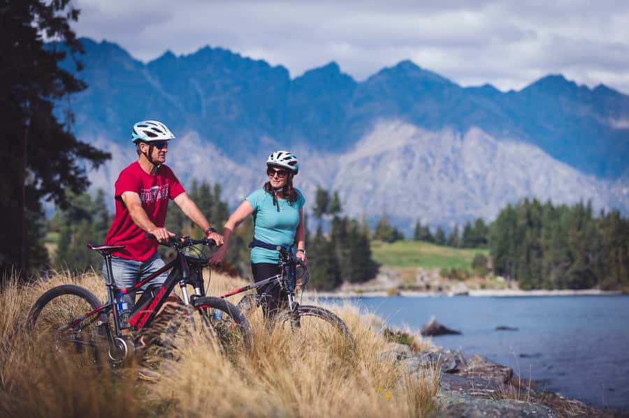 Queenstown: Arrowtown To Queenstown Biking Adventure - Following the Arrow River toward Morven Ferry