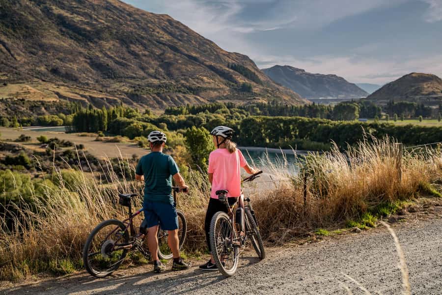 Queenstown: Arrowtown To Queenstown Biking Adventure - How the route suits families and solo riders
