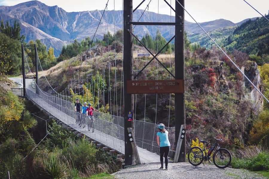 Queenstown: Arrowtown To Queenstown Biking Adventure - Coffee and gold-rush streets in Arrowtown