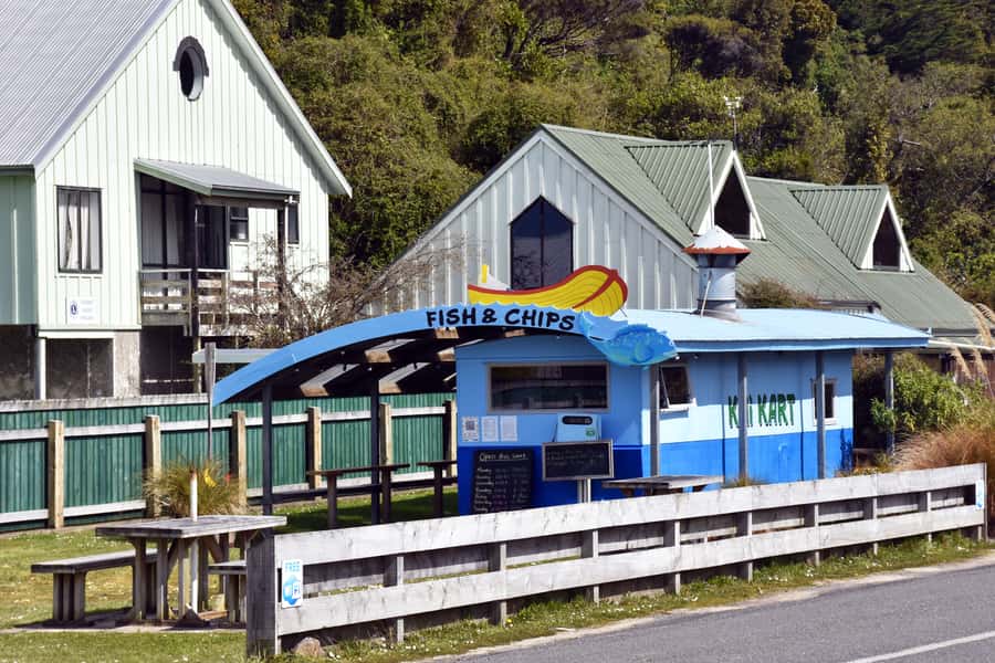 Queenstown: Day Trip to Stewart Island via Scenic Flight - Choosing a Rakiura National Park walk