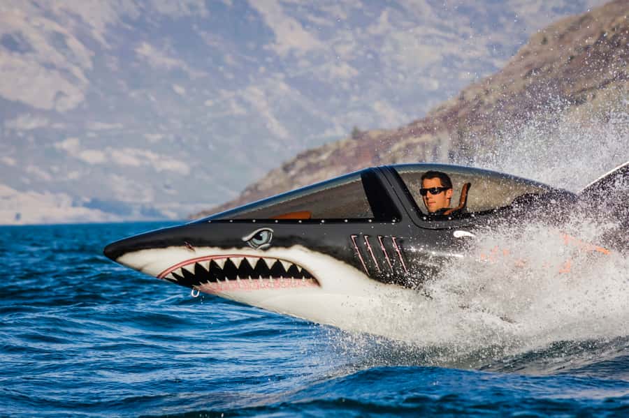 Queenstown: Hydro Attack Shark Ride - The first high-speed run across the lake