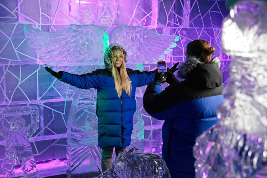 Queenstown: Ice Bar Entry with Warm Winter Gear and Drink - A one-hour visit with music, photos, and a social mood