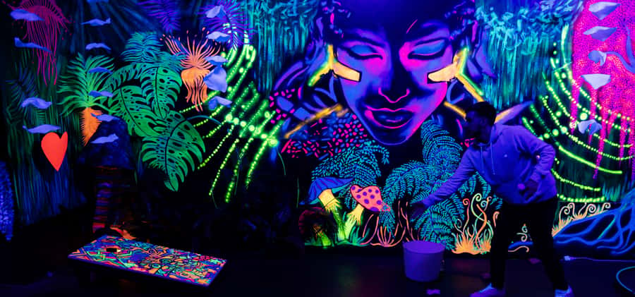 Queenstown: Indoor Putt 'n' Glow Mini Golf - Nine holes with eight extra challenges