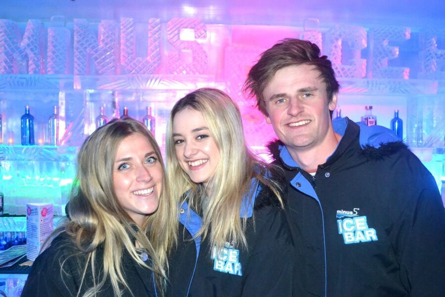 Queenstown: Minus 5 Ice Bar Experience with Drink Options - Is one hour enough in a room below freezing?
