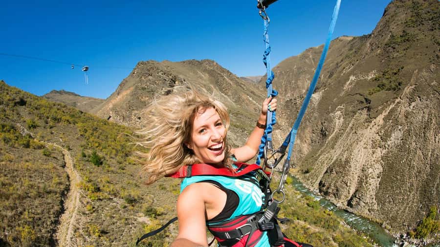 Queenstown: Nevis Canyon Swing - 70m Free-Fall! - The ride begins in central Queenstown