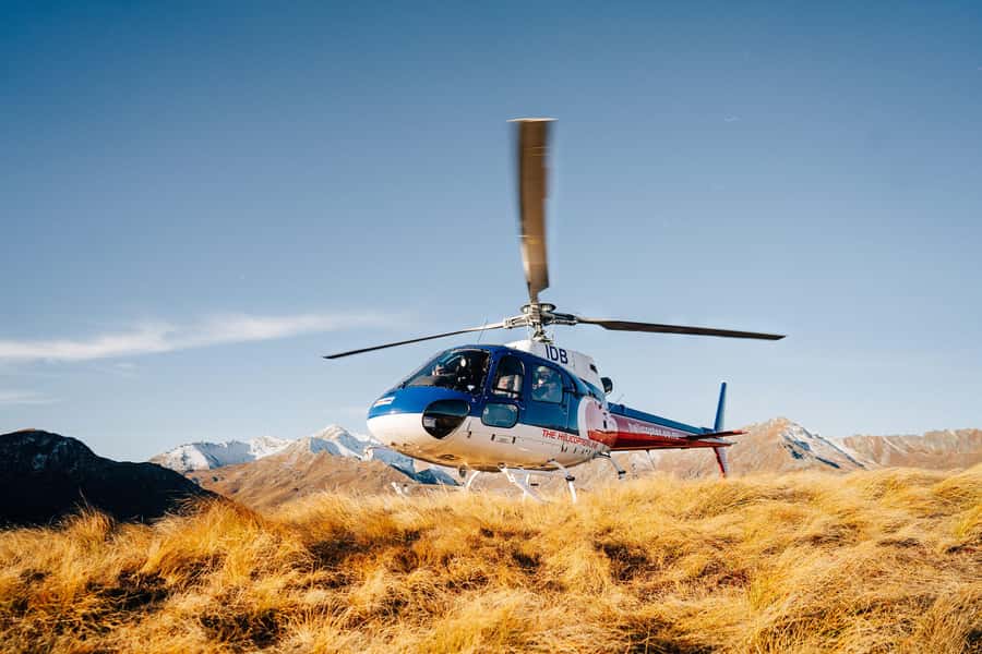Queenstown: Pilot's Choice Helicopter Tour & Alpine Landing - Seven minutes back with a final look at the mountains