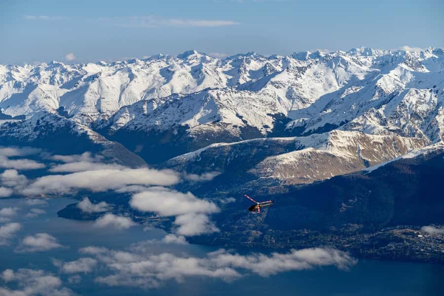 Queenstown: Remarakbles Helicopter Tour with Alpine Landing - The return to Queenstown