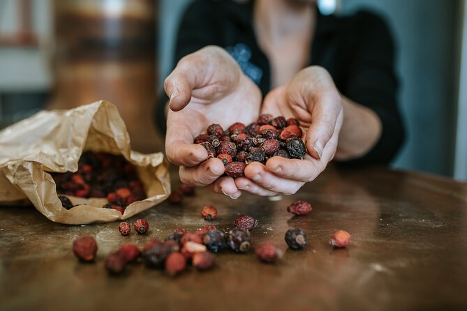 Queenstown's Gin & Spirits Tasting Tour - The Winery in Arrowtown: gin, cheese, and a village stop