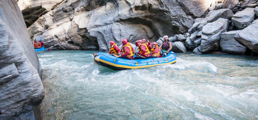 Queenstown: Shotover River Whitewater Rafting Trip - Six rapids, with time to catch your breath